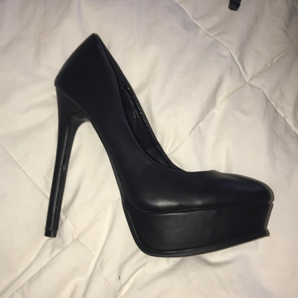 Black pumps - Picture 6 of 7